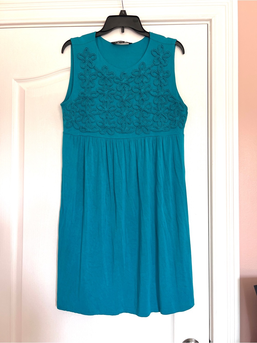 Lee Teal Sleeveless Floral Applique Dress